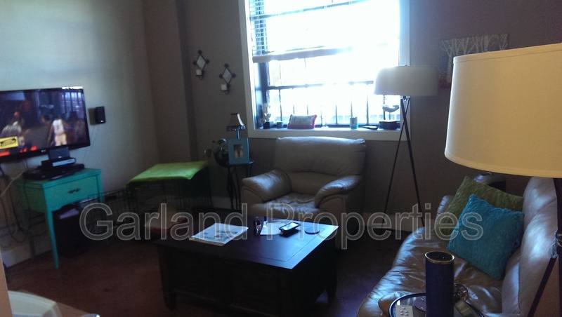 Apartment for rent at 425 Campbell Ave, Roanoke, VA 24016