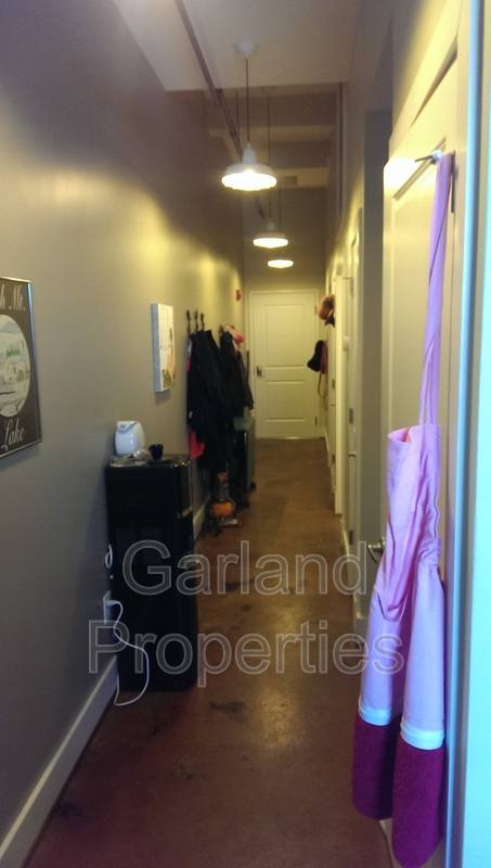 Apartment for rent at 425 Campbell Ave, Roanoke, VA 24016