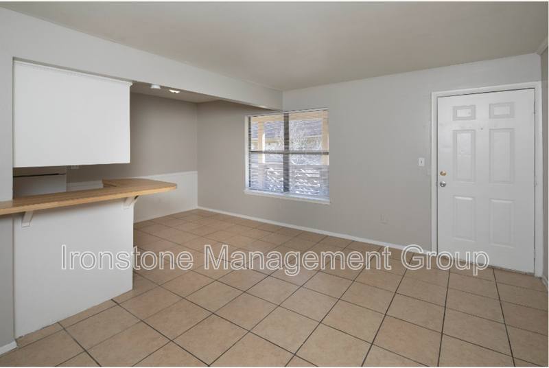 Apartment for rent at 4111 E 51st St Avery Square #121, Tulsa, OK 74135
