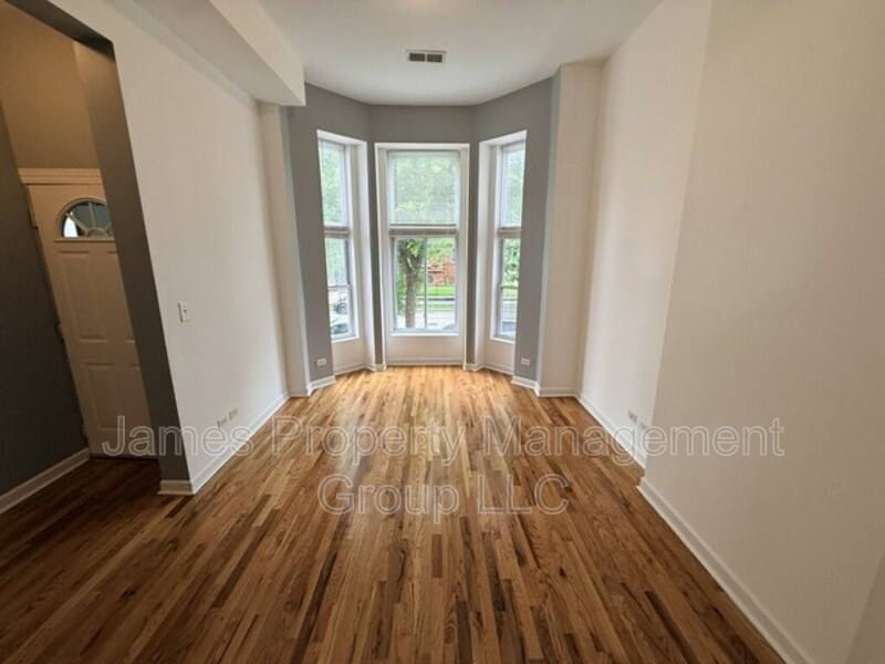 Apartment for rent at 2213 W Washington Blvd #2F, Chicago, IL 60612