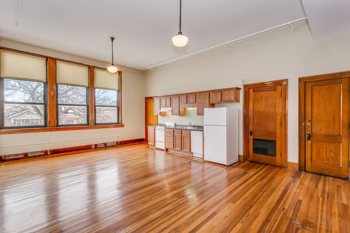 Apartment for rent at 3003 E Kellogg, Wichita, KS 67211