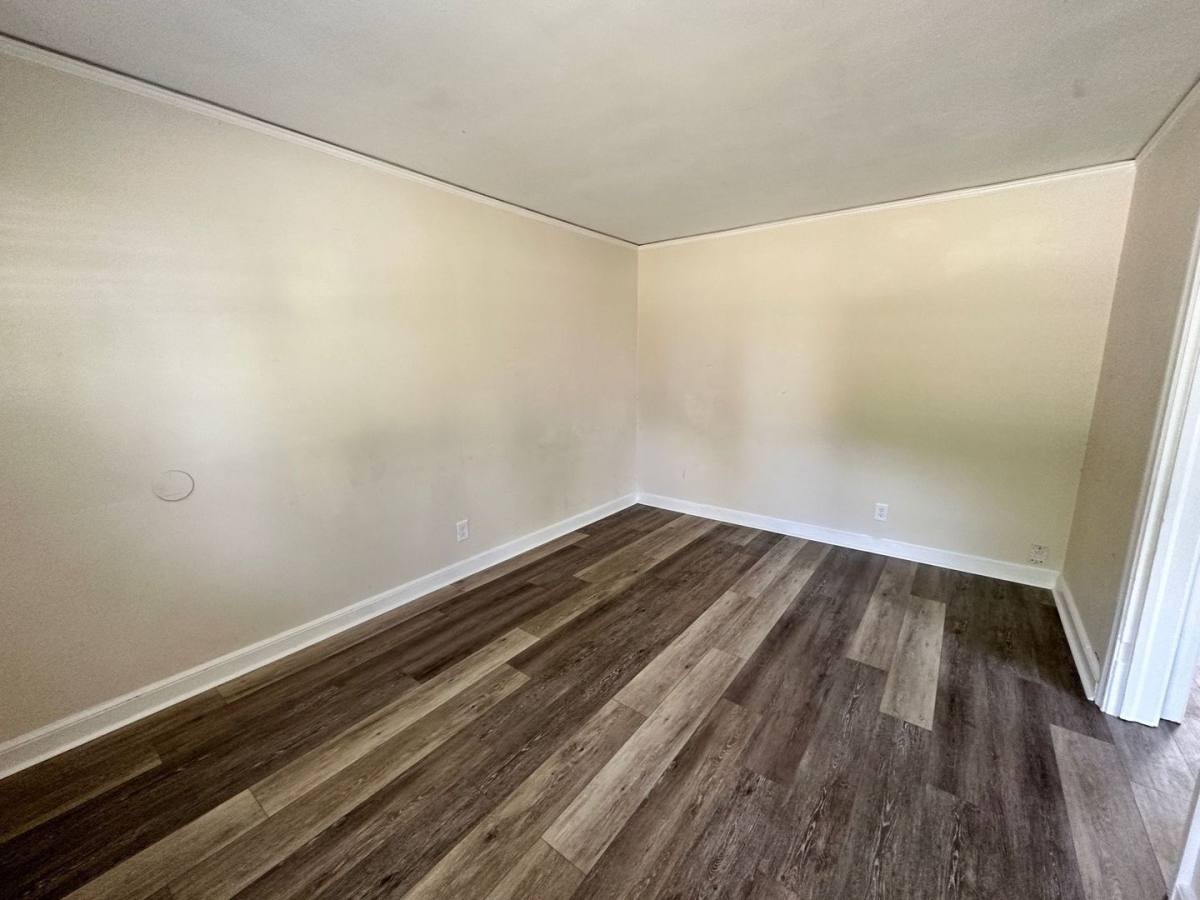 Townhouse for rent at 108-110 Kilbourne Rd, Columbia, SC 29205