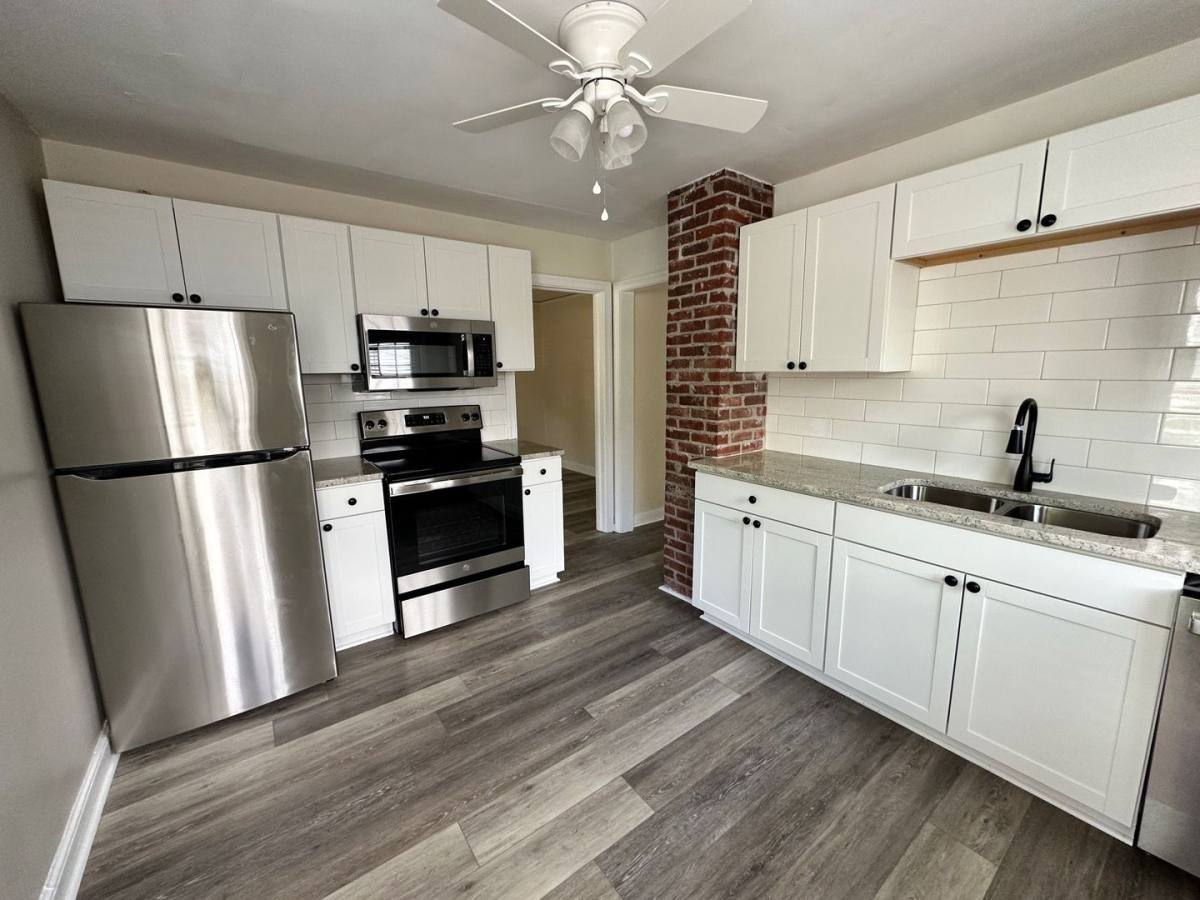 Townhouse for rent at 108-110 Kilbourne Rd, Columbia, SC 29205