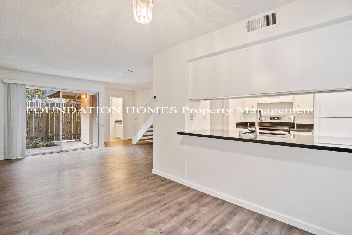 Townhouse for rent at 67 Roundtree Blvd, San Rafael, CA 94903