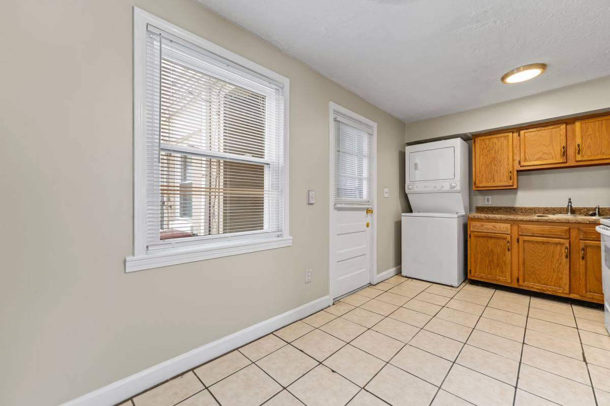 Townhouse for rent at 725 S 16th St, Louisville, KY 40210