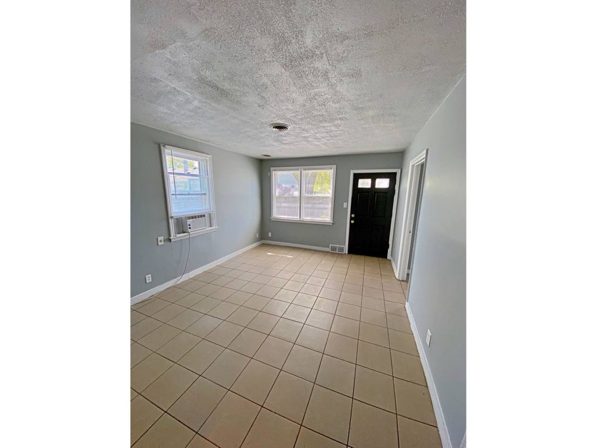 House for rent at 5648 Dorcas St, Omaha, NE 68106