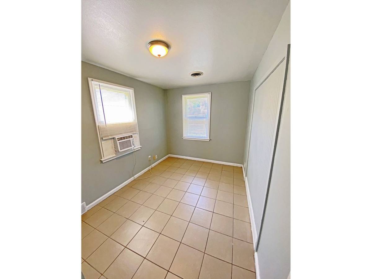 House for rent at 5648 Dorcas St, Omaha, NE 68106