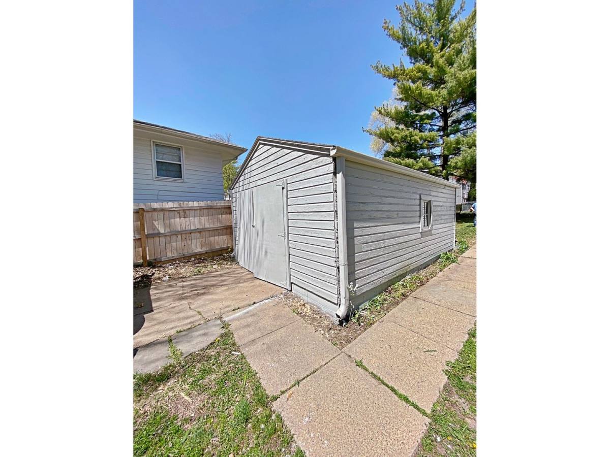House for rent at 5648 Dorcas St, Omaha, NE 68106