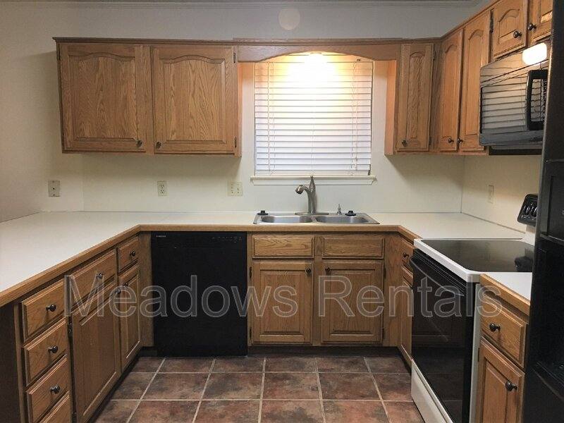 House for rent at 606 Circle Creek Dr, Hewitt, TX 76643