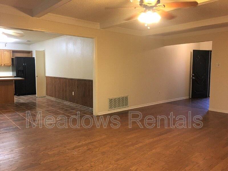 House for rent at 606 Circle Creek Dr, Hewitt, TX 76643