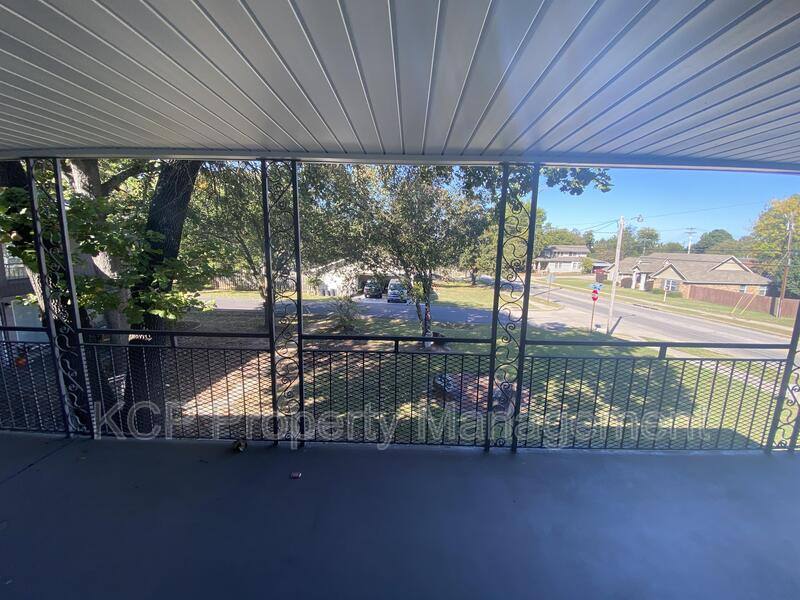 Apartment for rent at 115 N Albert Pike Ave #6, Fort Smith, AR 72903
