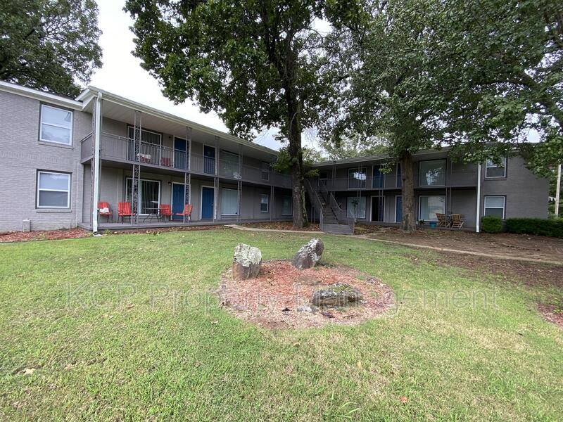 Apartment for rent at 115 N Albert Pike Ave #6, Fort Smith, AR 72903