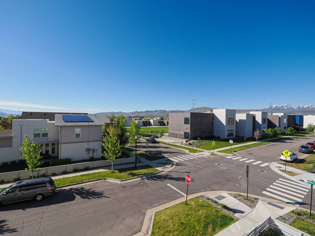 House for rent at 5098 W Putney Hill Rd, South Jordan, UT 84009