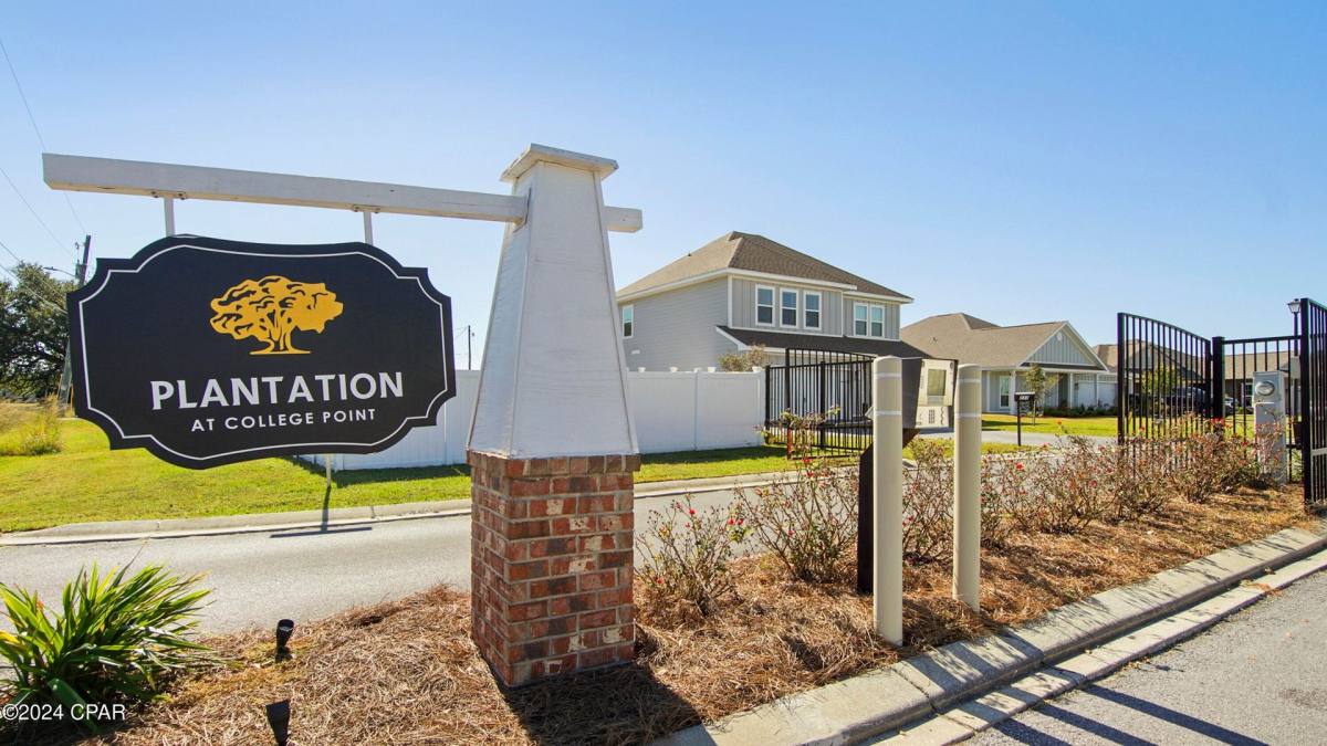 House for rent at 233 Martingale Loop, Lynn Haven, FL 32444