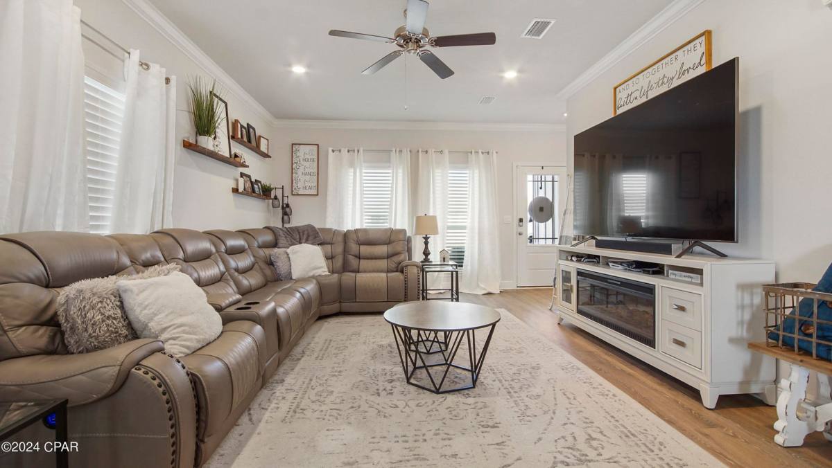 House for rent at 233 Martingale Loop, Lynn Haven, FL 32444