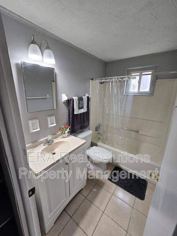 Apartment for rent at 281 Napoleon #B, Columbus, OH 43213