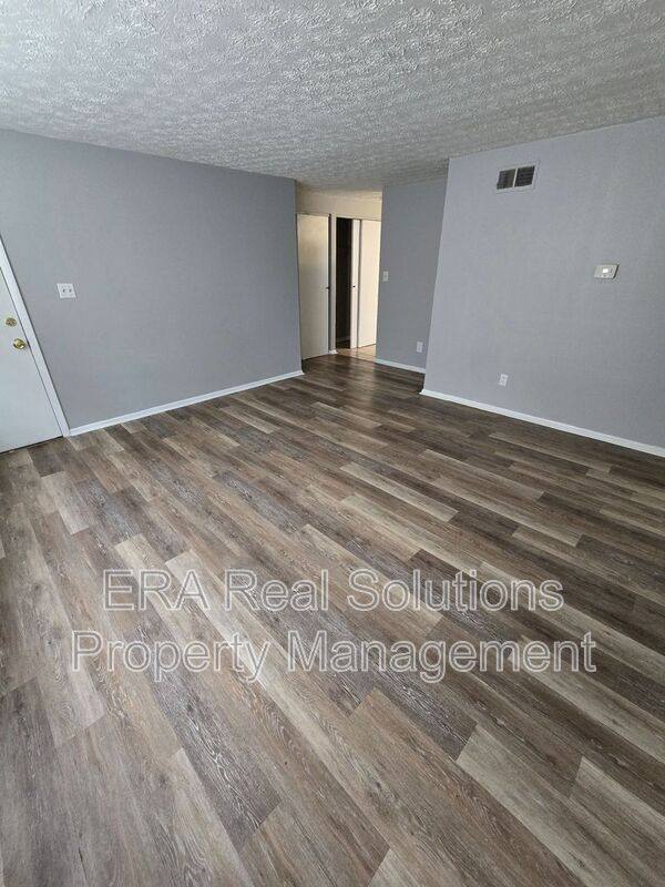 Apartment for rent at 281 Napoleon #B, Columbus, OH 43213