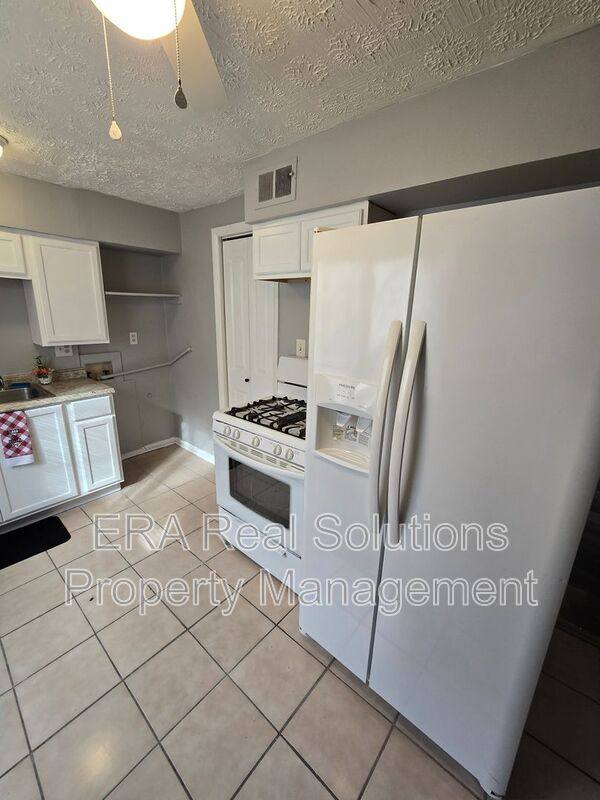 Apartment for rent at 281 Napoleon #B, Columbus, OH 43213
