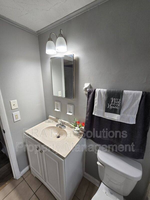 Apartment for rent at 281 Napoleon #B, Columbus, OH 43213