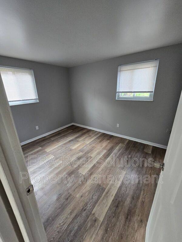 Apartment for rent at 281 Napoleon #B, Columbus, OH 43213