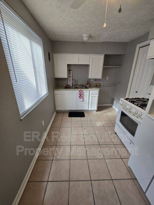 Apartment for rent at 281 Napoleon #B, Columbus, OH 43213