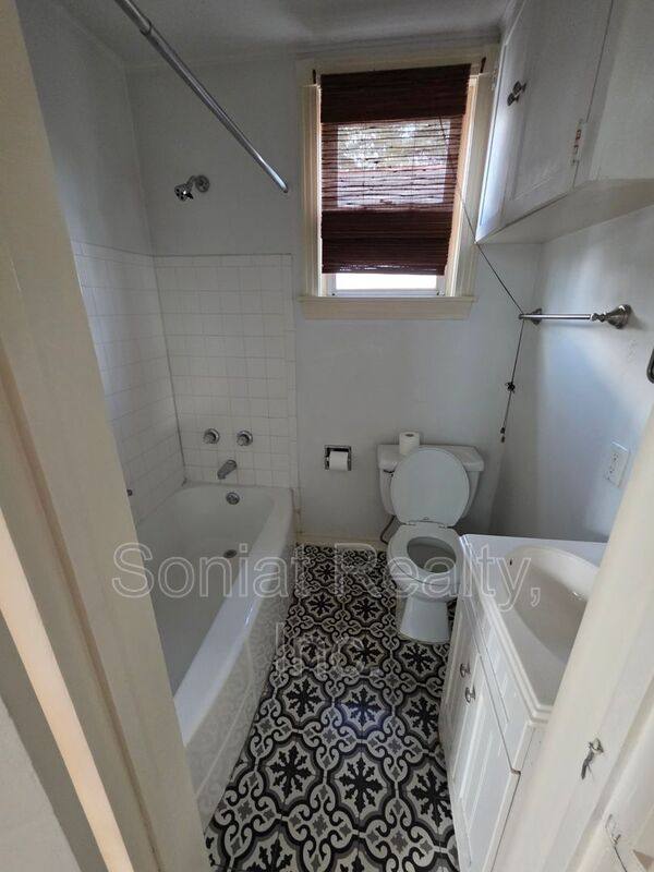 Apartment for rent at 1019 Clouet St, New Orleans, LA 70117