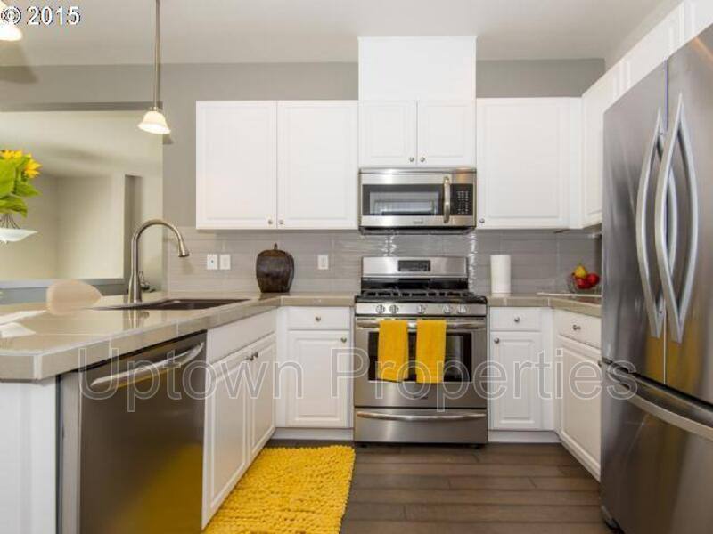 Townhouse for rent at 8990 SW 157th Ave, Beaverton, OR 97007