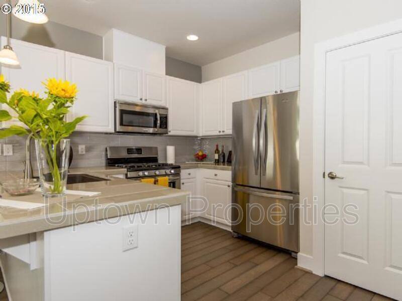 Townhouse for rent at 8990 SW 157th Ave, Beaverton, OR 97007