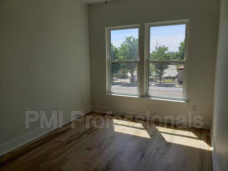 Townhouse for rent at 215 Eisenhower Dr #A, Nashville, TN 37211