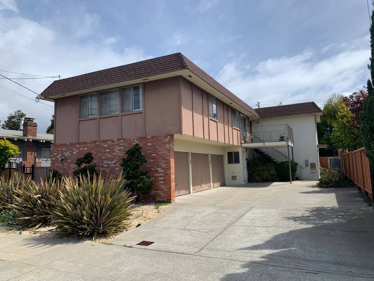 Apartment for rent at 957 Cornell Ave, Albany, CA 94706