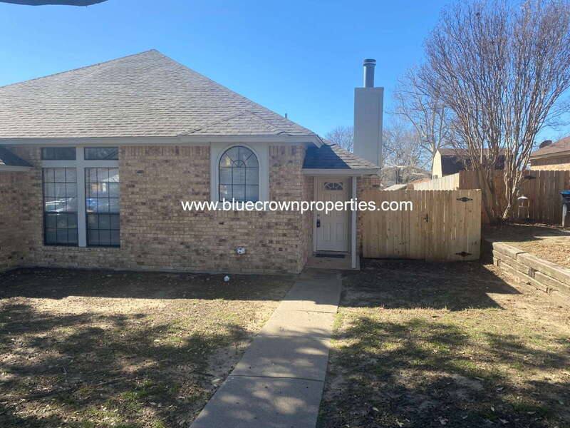 Apartment for rent at 10307 Lone Pine Lane, Fort Worth, TX 76108