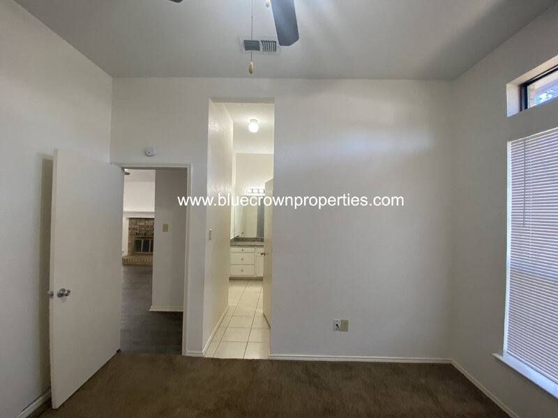 Apartment for rent at 10307 Lone Pine Lane, Fort Worth, TX 76108