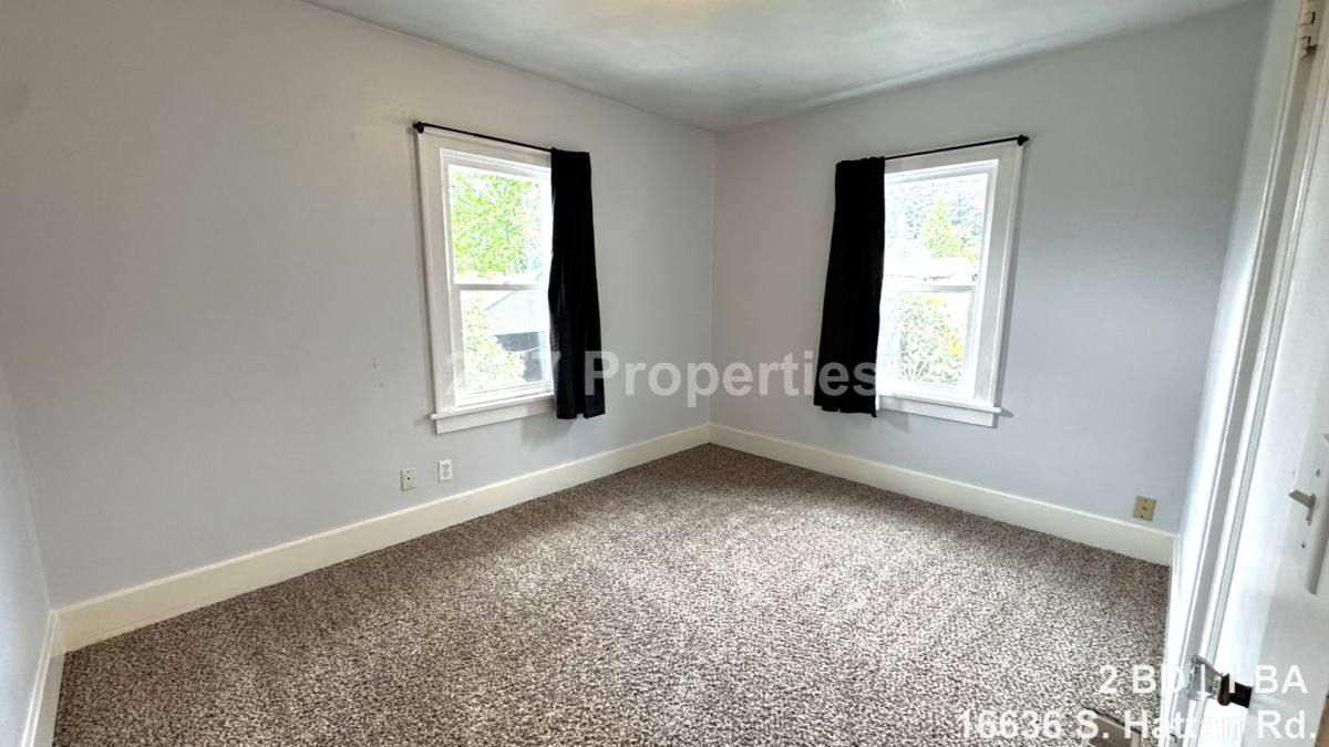 House for rent at 16636 S Hattan Rd, Oregon City, OR 97045