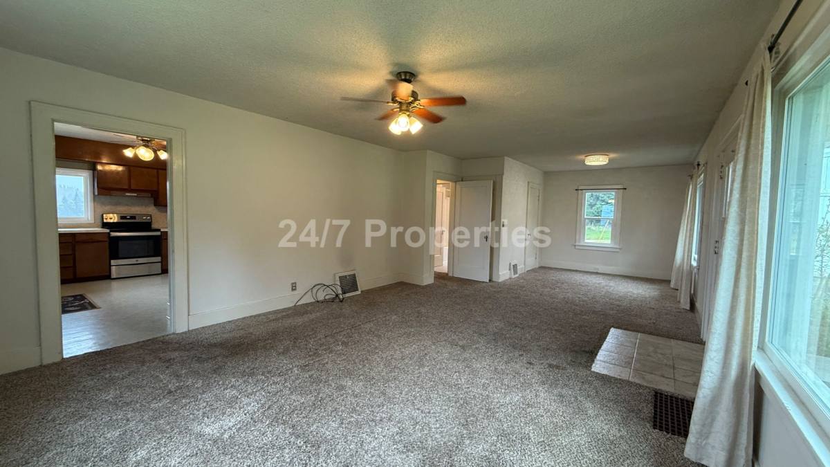 House for rent at 16636 S Hattan Rd, Oregon City, OR 97045