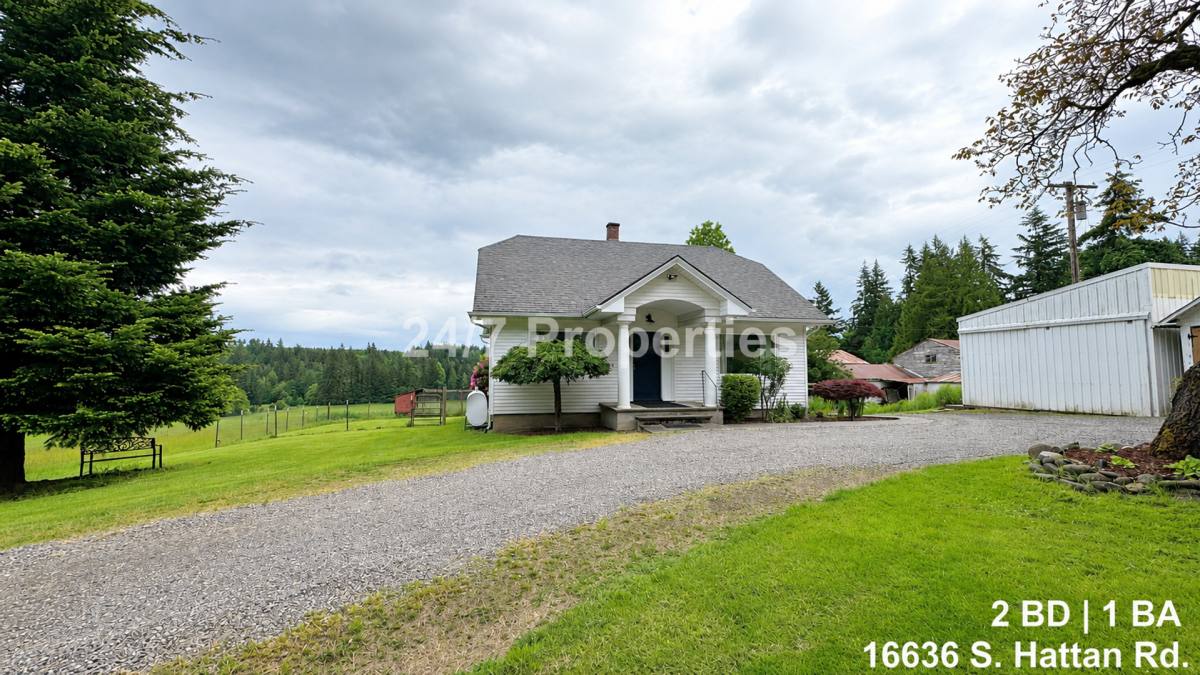 House for rent at 16636 S Hattan Rd, Oregon City, OR 97045