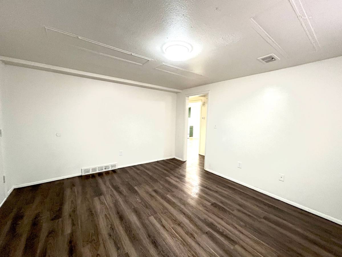 Apartment for rent at 812 N 44th St, Omaha, NE 68131