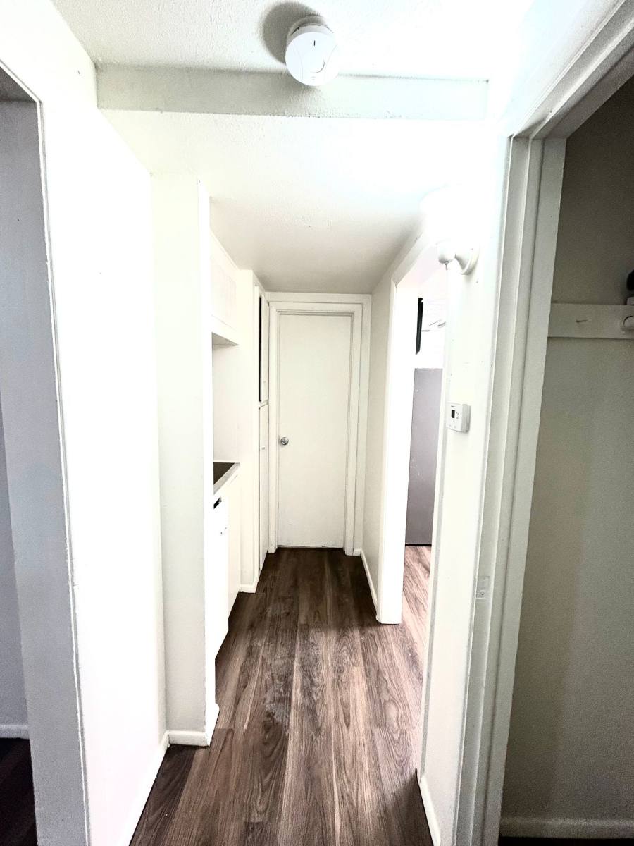Apartment for rent at 812 N 44th St, Omaha, NE 68131