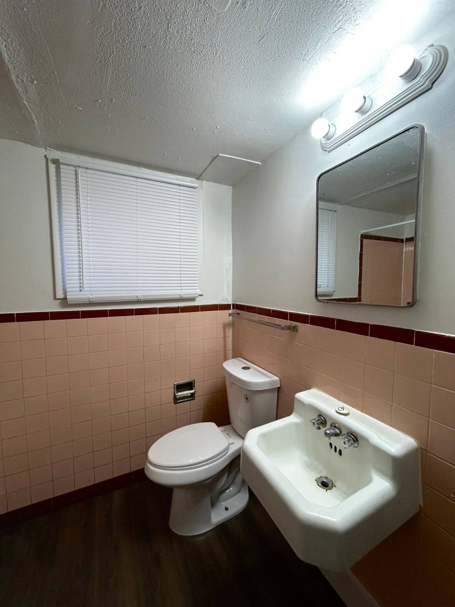 Apartment for rent at 812 N 44th St, Omaha, NE 68131