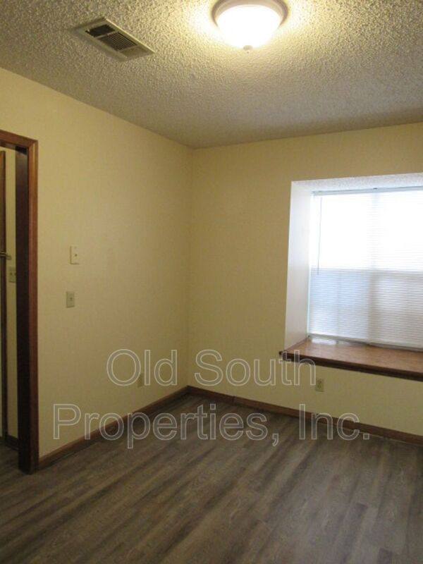 House for rent at 2025 Cambridge Circle, Pensacola, FL 32514