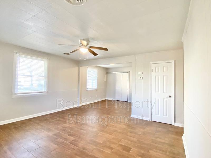 House for rent at 323 Roane Dr, Hampton, VA 23669