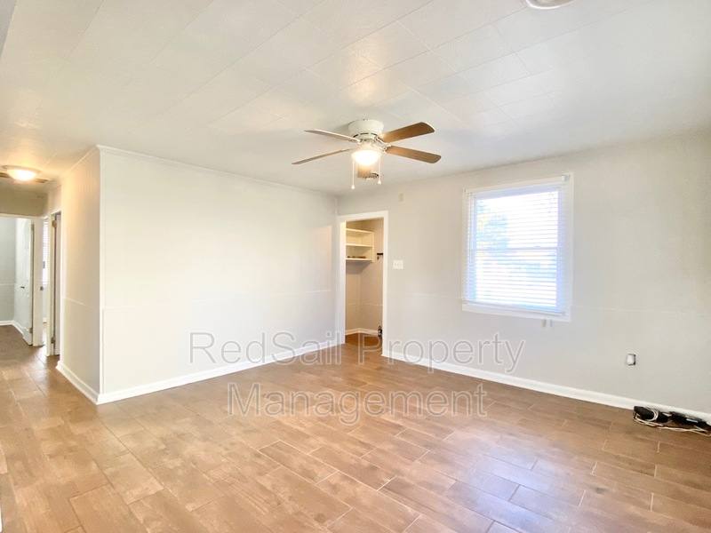 House for rent at 323 Roane Dr, Hampton, VA 23669
