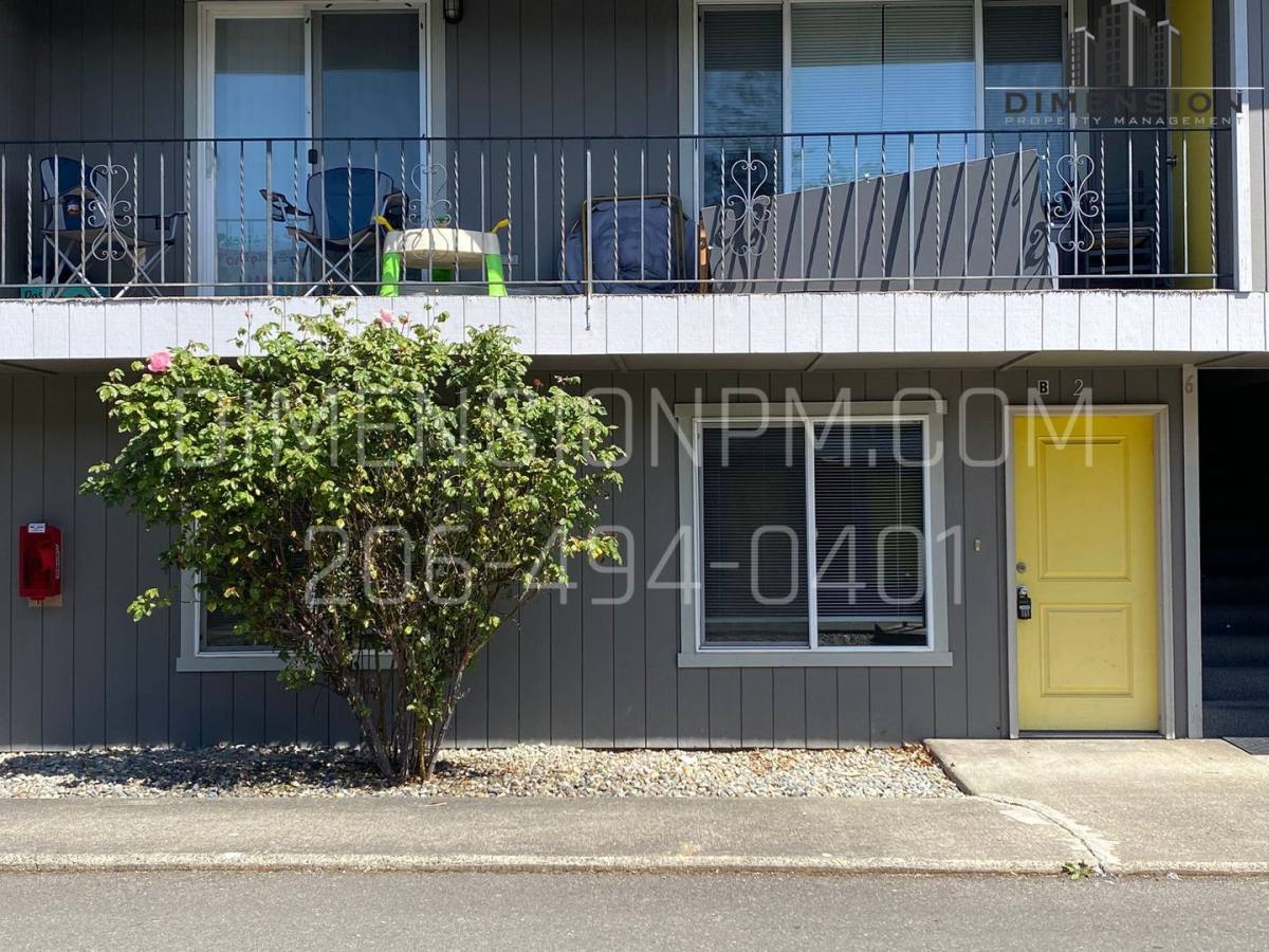 Townhouse for rent at 112 Tacoma Blvd S, Pacific, WA 98047