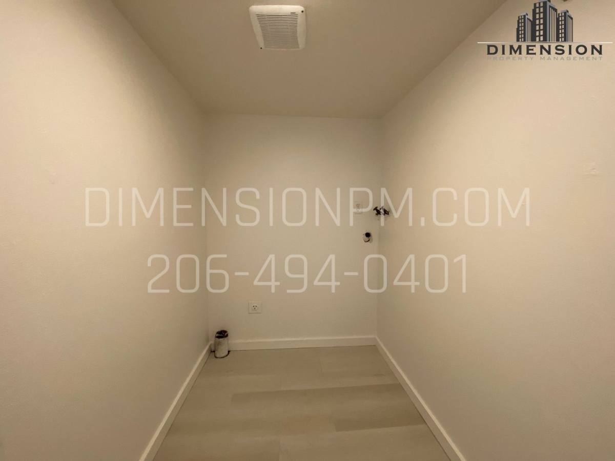 Townhouse for rent at 112 Tacoma Blvd S, Pacific, WA 98047