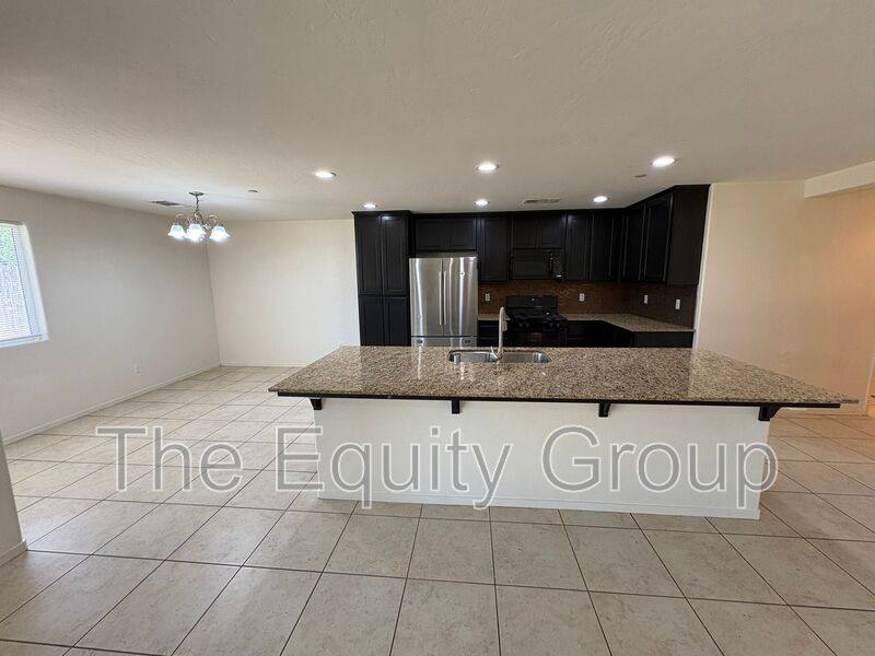 House for rent at 2132 E Sweet Ave, Visalia, CA 93292