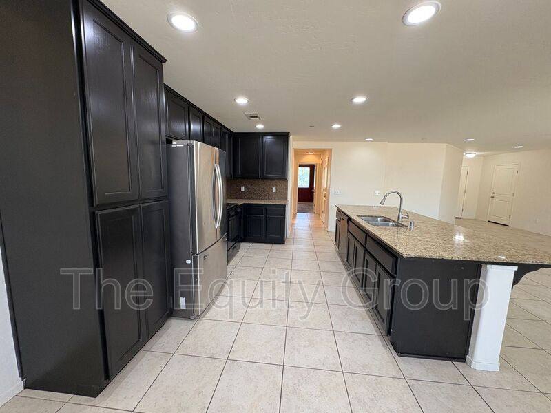 House for rent at 2132 E Sweet Ave, Visalia, CA 93292