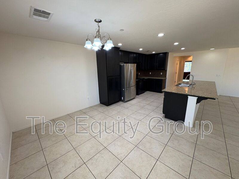 House for rent at 2132 E Sweet Ave, Visalia, CA 93292