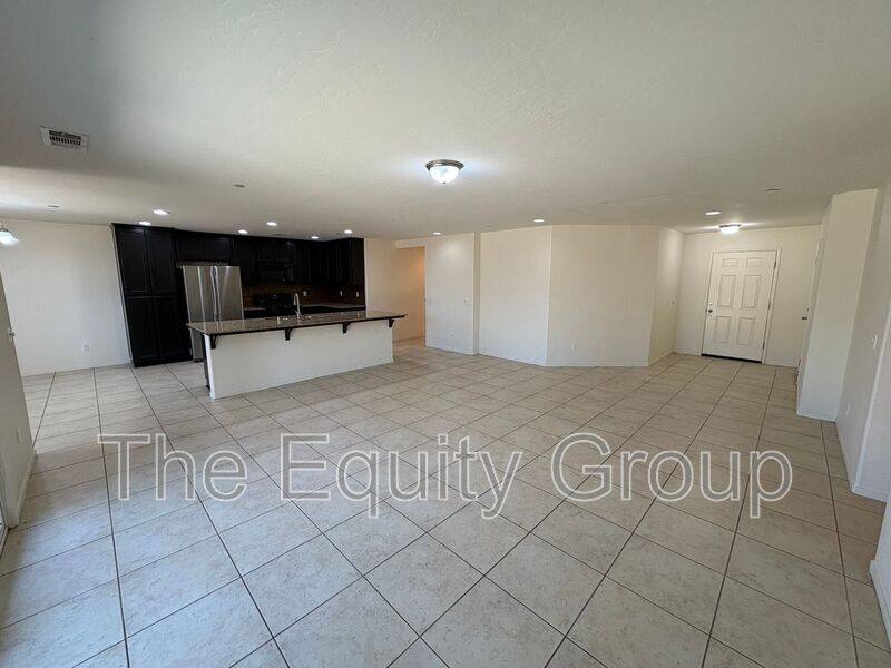 House for rent at 2132 E Sweet Ave, Visalia, CA 93292