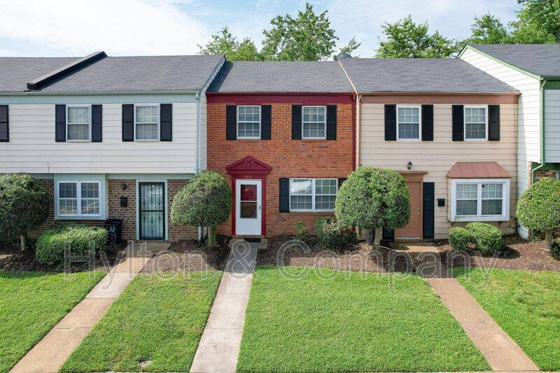 House for rent at 3231 Hunters Mill Dr, Richmond, VA 23223