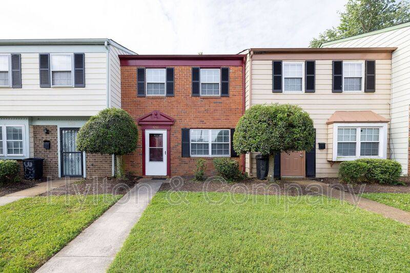 House for rent at 3231 Hunters Mill Dr, Richmond, VA 23223