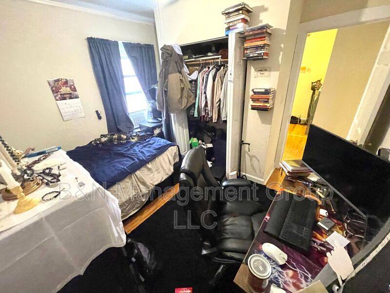 Apartment for rent at 914 W Oakdale #1W, Chicago, IL 60657